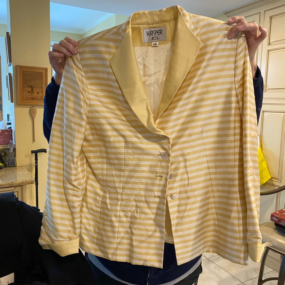 Kasper Women's Cream and White Striped Blazer